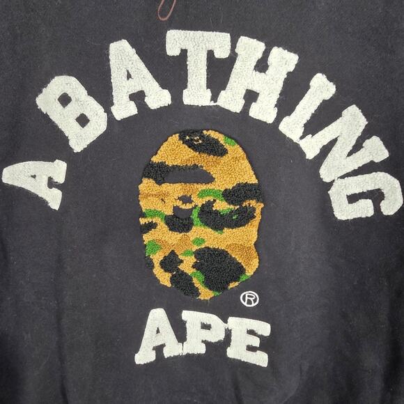 A BATHING APE (BAPE) BLACK COLLEGE CREWNECK 1ST CAMO APE HEAD LOGO – SIZE LARGE - Picture 7 of 10